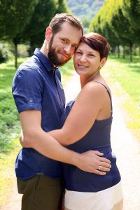 Familienshooting vor Baumallee