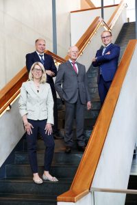 Businessfotografie stehend auf Treppe