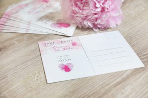 Rosa Save the date Karte als Postkarte zur Hochzeit
