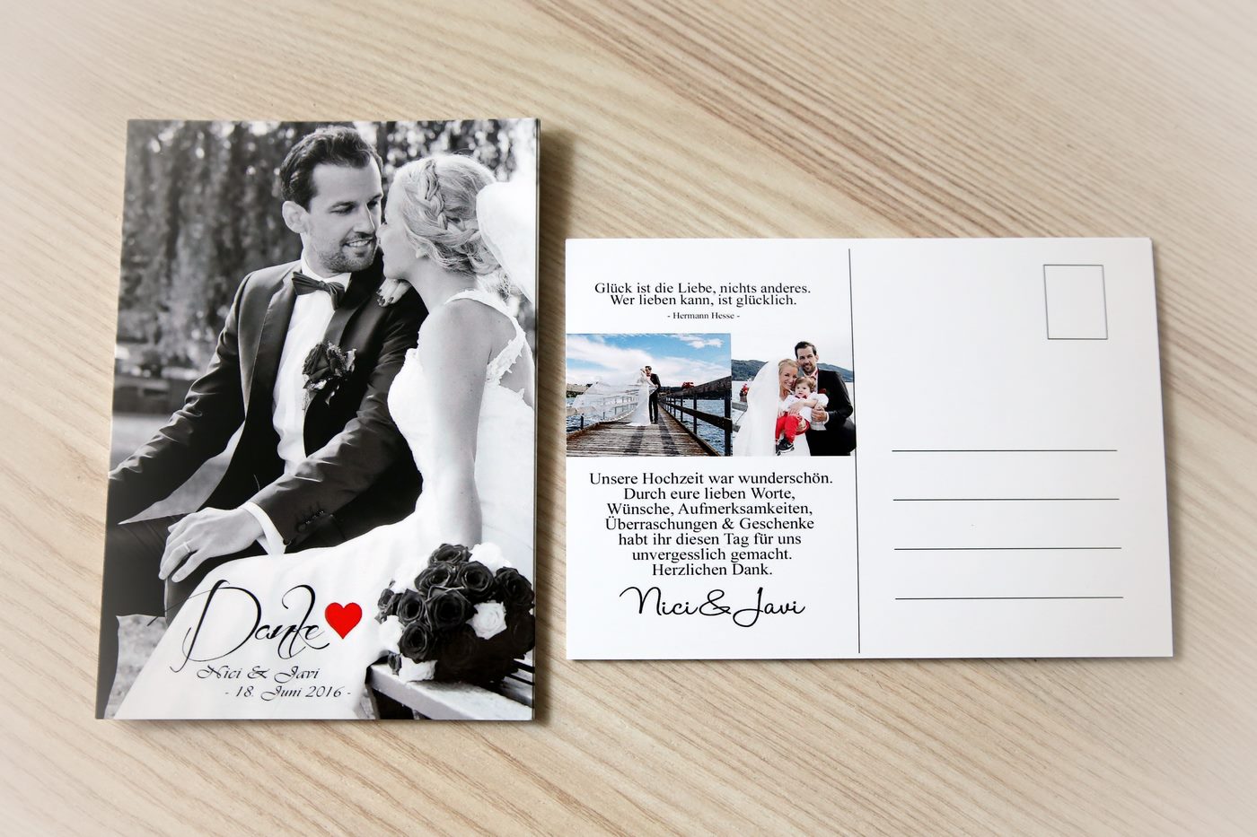 Einladungskarte zur Hochzeit als Postkarte in schwarz-weiß
