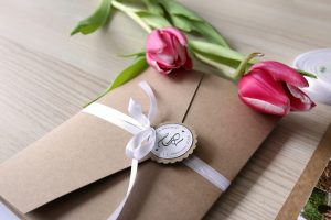 Pocketfoldkarte hangemacht aus Kraftpapier gebunden mit Anhänger